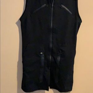 Sleeveless hoodie